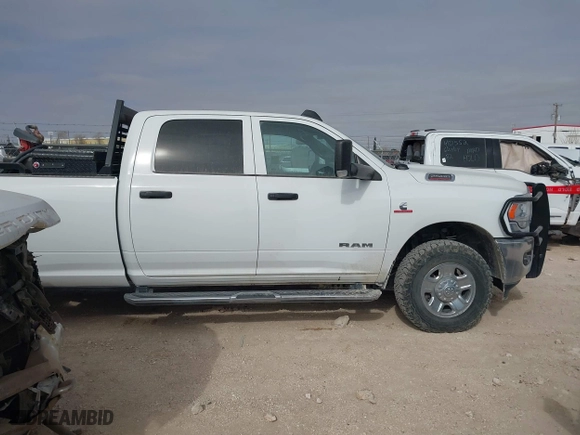 2022 Ram 2500 Tradesman with VIN 3C6UR5HL5NG155348, listed as a IAAI auction lot 41558324 with 118,500 mi miles. Bid and sale history available at carsss.com. Image 13.