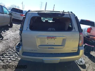 2016 GMC Yukon XL SLE with VIN 1GKS2FKC9GR458451, listed as a IAAI auction lot 41664562 with 196,400 mi miles. Bid and sale history available at carsss.com. Image 17.