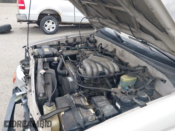 1998 Toyota 4Runner SR5 z VIN JT3GN86RXW0059946, wystawiony jako IAAI lot #41843789 z przebiegiem 293 069 mil mil oraz . Historia ofert i sprzedaży dostępna na DreamBid. Obrazek 10.