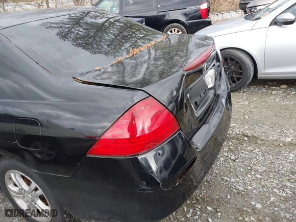 2007 Honda Accord Sdn LX SE with VIN 1HGCM56367A099574, listed as a IAAI auction lot 41729772 with 296,863 mi miles. Bid and sale history available at carsss.com. Image 13.