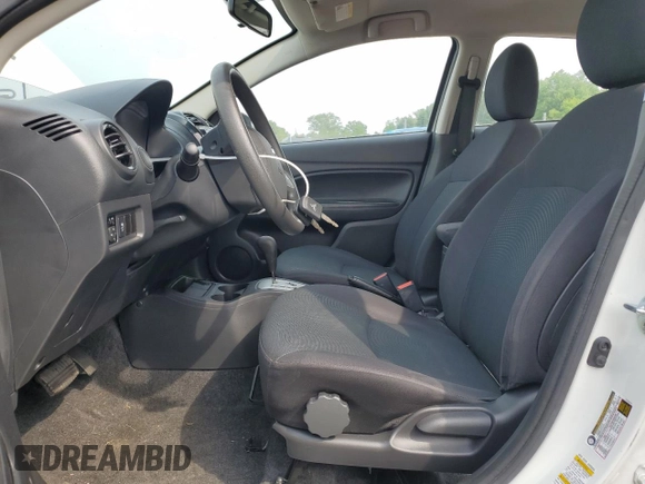 2020 Mitsubishi Mirage ES z VIN ML32F3FJ1LHF00656, wystawiony jako Copart lot #60921435 z przebiegiem 52 486 mil mil oraz Czysty tytuł • Clean title. Historia ofert i sprzedaży dostępna na DreamBid. Obrazek 7.