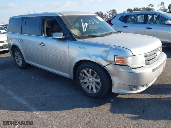 2012 Ford Flex SEL with VIN 2FMGK5CC0CBD01071, listed as a IAAI auction lot 41457425 with 185,413 mi miles. Bid and sale history available at carsss.com. Image 1.