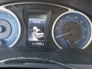 2015 Toyota Camry XLE z VIN 4T1BF1FK6FU068788, wystawiony jako IAAI lot #42380819 z przebiegiem 173 395 mil mil oraz . Historia ofert i sprzedaży dostępna na DreamBid. Obrazek 15.