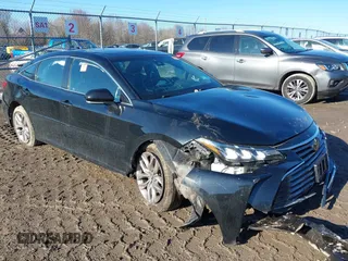 2019 Toyota Avalon XLE with VIN 4T1BZ1FB6KU013940, listed as a IAAI auction lot 42045140 with 67,368 mi miles. Bid and sale history available at carsss.com. Image 1.