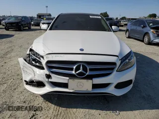 2015 Mercedes-Benz C 300 Luxury with VIN 55SWF4KB0FU014911, listed as a Copart auction lot 59891215 with 124,784 mi miles and Salvage title. Bid and sale history available at DreamBid. Image 5.