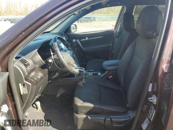 2014 Kia Sorento LX with VIN 5XYKT3A69EG452048, listed as a Copart auction lot 56051085 with 224,618 mi miles and Clean Title. Bid and sale history available at DreamBid. Image 7.