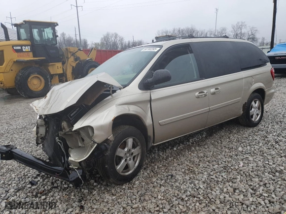 2005 Dodge Caravan SXT with VIN 2D4GP44LX5R581058, listed as a Copart auction lot 50793395 with 111,838 mi miles and Salvage Title. Bid and sale history available at carsss.com. Image 1.