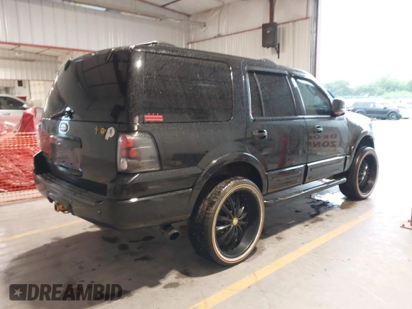 2004 Ford Expedition Eddie Bauer z VIN 1FMRU17W54LA37458, wystawiony jako IAAI lot #42155355 z przebiegiem 190 605 mil mil oraz . Historia ofert i sprzedaży dostępna na DreamBid. Obrazek 4.