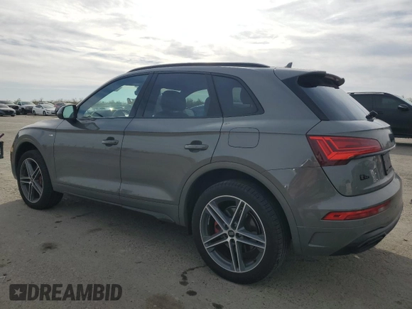 2024 Audi Q5 S line Premium Plus z VIN WA1E2AFY3R2073149, wystawiony jako Copart lot #47267295 z przebiegiem 18 203 mil mil oraz Szkoda całkowita • Salvage title. Historia ofert i sprzedaży dostępna na DreamBid. Obrazek 2.