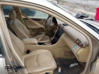 2003 Mercedes-Benz C 240 z VIN WDBRF61J43E013131, wystawiony jako IAAI lot #42036541 z przebiegiem Nie podano mil oraz . Historia ofert i sprzedaży dostępna na DreamBid. Obrazek 5.