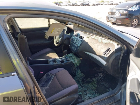 2015 Nissan Altima S z VIN 1N4AL3AP8FC293281, wystawiony jako IAAI lot #40553078 z przebiegiem 149 443 mil mil oraz . Historia ofert i sprzedaży dostępna na DreamBid. Obrazek 5.