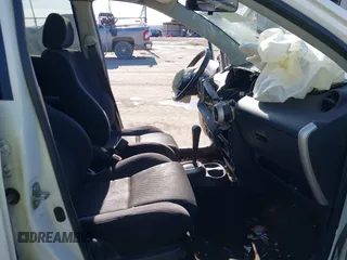 2004 Scion xA z VIN JTKKT624940065382, wystawiony jako IAAI lot #41162850 z przebiegiem 205 122 mil mil oraz . Historia ofert i sprzedaży dostępna na DreamBid. Obrazek 5.