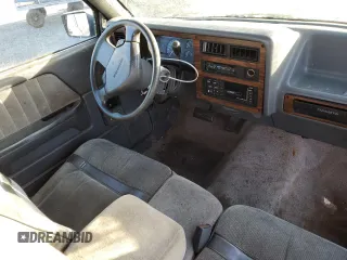 1992 Dodge Dakota z VIN 1B7FL23X0NS547108, wystawiony jako Copart lot #79857274 z przebiegiem 190 814 mil mil oraz Czysty tytuł • Clean title. Historia ofert i sprzedaży dostępna na DreamBid. Obrazek 8.