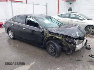 2018 Nissan Altima 2.5 S with VIN 1N4AL3AP3JC116050, listed as a IAAI auction lot 41082619 with 164,787 mi miles. Bid and sale history available at carsss.com. Image 1.