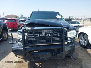 2022 Ram 2500 Laramie z VIN 3C6UR5FL6NG361636, wystawiony jako IAAI lot #42331483 z przebiegiem 58 812 mil mil oraz . Historia ofert i sprzedaży dostępna na DreamBid. Obrazek 12.