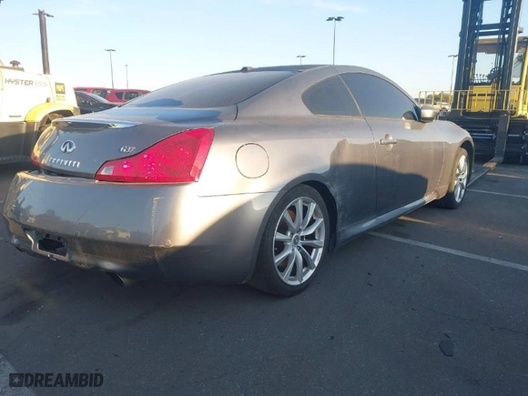 2012 Infiniti G37 Coupe IPL with VIN JN1CV6EK1CM424685, listed as a IAAI auction lot 41625622 with 121,993 mi miles. Bid and sale history available at carsss.com. Image 4.