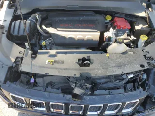2019 Jeep Compass Latitude with VIN 3C4NJDBB2KT697055, listed as a Copart auction lot 48926585 with 31,892 mi miles and Salvage Title. Bid and sale history available at carsss.com. Image 12.