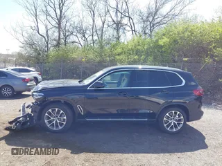 2020 BMW X5 xDrive40i with VIN 5UXCR6C03L9B42670, listed as a IAAI auction lot 41977126 with Not provided miles and . Bid and sale history available at DreamBid. Image 14.