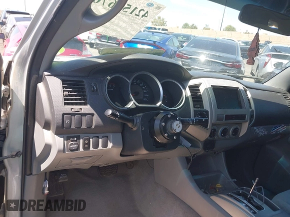 2008 Toyota Tacoma with VIN 5TEUU42N58Z522656, listed as a IAAI auction lot 42151670 with Not Provided miles and . Bid and sale history available at carsss.com. Image 17.