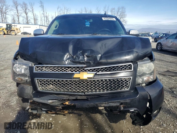 2014 Chevrolet Suburban LTZ with VIN 1GNSCKE08ER230741, listed as a Copart auction lot 47234095 with 184,263 mi miles and Salvage title. Bid and sale history available at DreamBid. Image 5.
