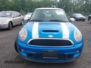 2011 MINI Hardtop S with VIN WMWSV3C52BTY13289, listed as a IAAI auction lot 42648086 with Not provided miles and . Bid and sale history available at DreamBid. Image 12.