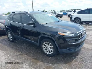 2015 Jeep Cherokee Latitude z VIN 1C4PJMCS6FW787736, wystawiony jako IAAI lot #41831939 z przebiegiem 136 509 mil mil oraz . Historia ofert i sprzedaży dostępna na DreamBid. Obrazek 1.