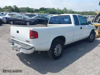2000 GMC Sonoma SLS with VIN 1GTDT19W4YK230095, listed as a IAAI auction lot 41887818 with NaN miles. Bid and sale history available at carsss.com. Image 4.