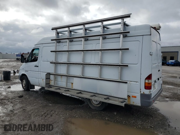 2006 Freightliner Sprinter with VIN WDYPD744465866552, listed as a Copart auction lot 81857744 with 181,914 mi miles and Clean Title. Bid and sale history available at DreamBid. Image 2.