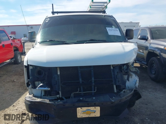 2017 Chevrolet Express Cargo Van with VIN 1GCWGAFF8H1139628, listed as a IAAI auction lot 41673116 with 173,895 mi miles. Bid and sale history available at carsss.com. Image 13.
