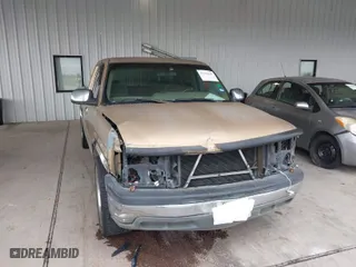 2001 Chevrolet Silverado 1500 LS with VIN 2GCEC19V411218420, listed as a IAAI auction lot 41900589 with 209,953 mi miles. Bid and sale history available at carsss.com. Image 6.