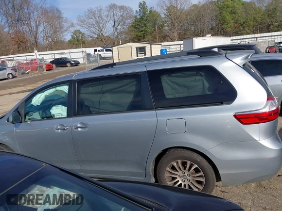 2019 Toyota Sienna XLE Auto Access Seat with VIN 5TDYZ3DC5KS011283, listed as a IAAI auction lot 41569183 with 140,456 mi miles. Bid and sale history available at carsss.com. Image 14.