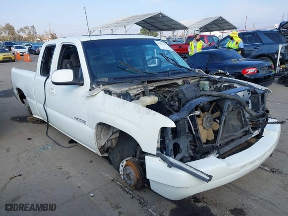 2001 Chevrolet Silverado 1500 LS with VIN 1GCEC19T61Z209787, listed as a IAAI auction lot 41473145 with 1 mi miles. Bid and sale history available at carsss.com. Image 1.