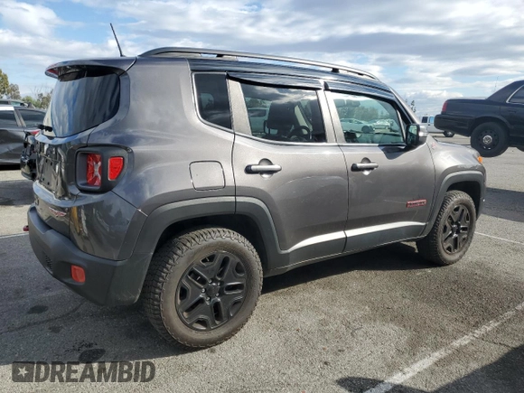2018 Jeep Renegade Trailhawk with VIN ZACCJBCB1JPH76670, listed as a Copart auction lot 42245925 with 92,779 mi miles and Salvage Title. Bid and sale history available at carsss.com. Image 3.