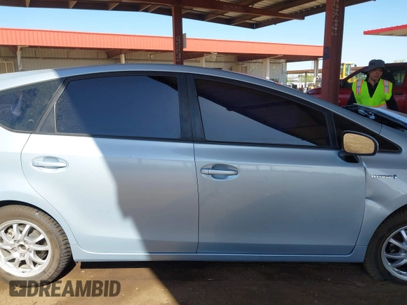 2014 Toyota Prius Two z VIN JTDZN3EUXEJ003236, wystawiony jako IAAI lot #42054565 z przebiegiem 187 788 mil mil oraz . Historia ofert i sprzedaży dostępna na DreamBid. Obrazek 13.