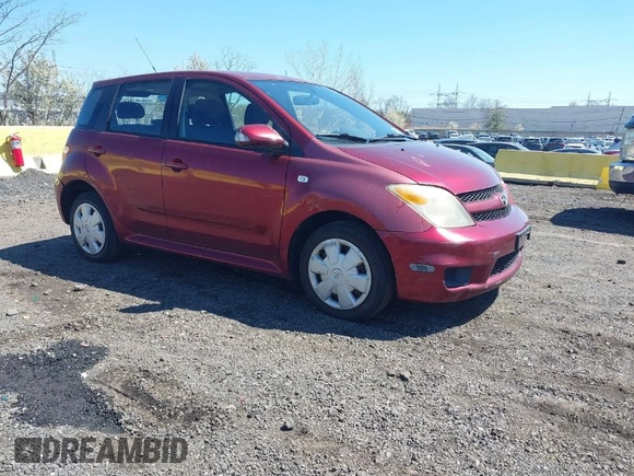 2006 Scion xA z VIN JTKKT624X60146166, wystawiony jako IAAI lot #42073450 z przebiegiem 166 431 mil mil oraz . Historia ofert i sprzedaży dostępna na DreamBid. Obrazek 1.