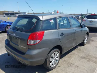 2004 Toyota Matrix Std with VIN 2T1LR32E94C300810, listed as a IAAI auction lot 42072785 with 177,026 mi miles. Bid and sale history available at carsss.com. Image 4.