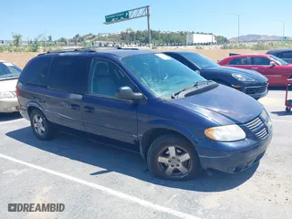 2006 Dodge Grand Caravan SXT with VIN 2D8GP44L16R767457, listed as a IAAI auction lot 42104543 with 135,802 mi miles. Bid and sale history available at carsss.com. Image 1.