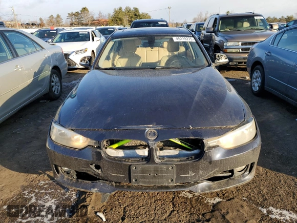 2013 BMW 3 Series 328i xDrive with VIN WBA3B5G58DNP41153, listed as a Copart auction lot 45118275 with 186,728 mi miles and Salvage Title. Bid and sale history available at carsss.com. Image 5.