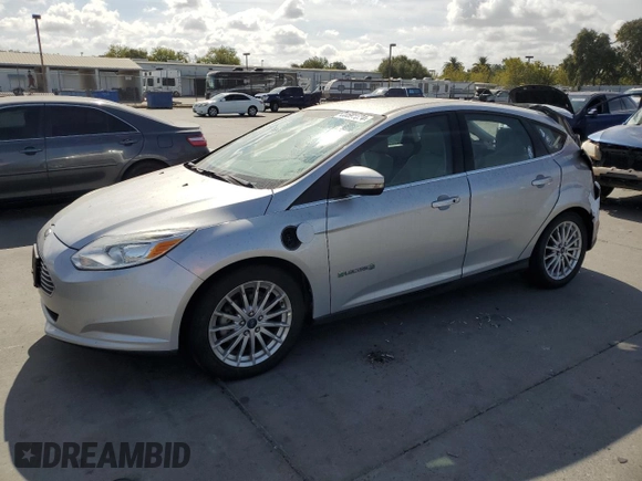 2013 Ford Focus Electric z VIN 1FADP3R45DL353574, wystawiony jako Copart lot #68591674 z przebiegiem 83 353 mil mil oraz Tytuł czysty. Historia ofert i sprzedaży dostępna na DreamBid. Obrazek 1.