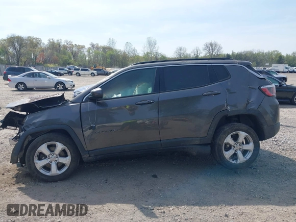 2019 Jeep Compass Latitude z VIN 3C4NJDBB5KT660906, wystawiony jako IAAI lot #42109583 z przebiegiem Nie podano mil oraz . Historia ofert i sprzedaży dostępna na DreamBid. Obrazek 14.