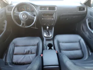 2014 Volkswagen Jetta SE with VIN 3VWD17AJ1EM247446, listed as a Copart auction lot 63695695 with 165,652 mi miles and Clean title. Bid and sale history available at DreamBid. Image 8.