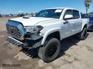 2019 Toyota Tacoma 4WD SR with VIN 3TMCZ5AN3KM207007, listed as a IAAI auction lot 41755529 with 43,203 mi miles. Bid and sale history available at carsss.com. Image 18.