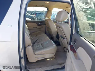 2010 Chevrolet Suburban LT with VIN 1GNUKJE35AR260614, listed as a IAAI auction lot 41835589 with 225,255 mi miles. Bid and sale history available at carsss.com. Image 8.