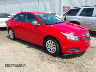 2014 Chevrolet Cruze LS z VIN 1G1PA5SG8E7462641, wystawiony jako IAAI lot #42443625 z przebiegiem 126 932 mil mil oraz . Historia ofert i sprzedaży dostępna na DreamBid. Obrazek 1.