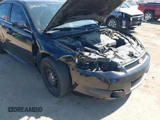 2013 Chevrolet Impala Police z VIN 2G1WD5E31D1256682, wystawiony jako IAAI lot #42276990 z przebiegiem 148 251 mil mil oraz . Historia ofert i sprzedaży dostępna na DreamBid. Obrazek 6.