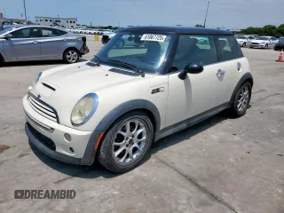2005 MINI Hardtop S z VIN WMWRE33515TG96892, wystawiony jako Copart lot #61067725 z przebiegiem 130 542 mil mil oraz Czysty tytuł • Clean title. Historia ofert i sprzedaży dostępna na DreamBid. Obrazek 1.