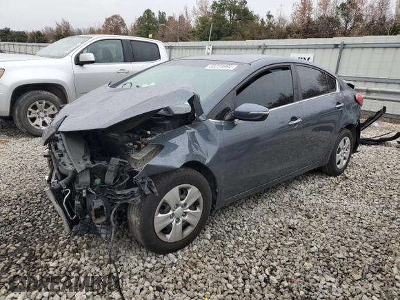 2016 Kia Forte EX z VIN KNAFX4A81G5527525, wystawiony jako Copart lot #83224694 z przebiegiem Nie podano mil oraz Czysty tytuł • Clean title. Historia ofert i sprzedaży dostępna na DreamBid. Obrazek 1.