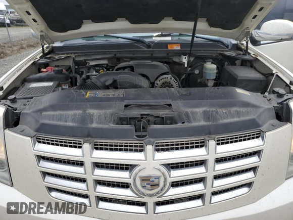 2007 Cadillac Escalade ESV с VIN 1GYFK66857R397953, выставлен на аукционе Copart как лот 51764025 с пробегом 174 291 миль миль и Списание • Salvage title. История ставок и продаж доступна на DreamBid. Изображение 13.