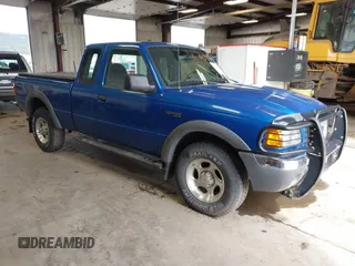 2001 Ford Ranger XL Fleet with VIN 1FTZR15E11PB54233, listed as a IAAI auction lot 41938358 with 94,250 mi miles. Bid and sale history available at carsss.com. Image 1.