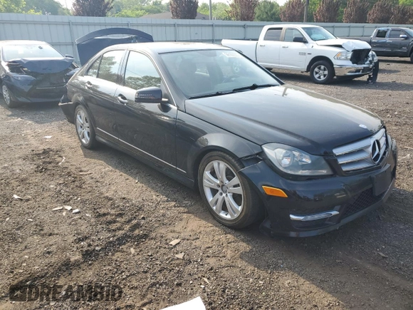 2013 Mercedes-Benz C 300 Sport z VIN WDDGF8AB5DR260851, wystawiony jako Copart lot #59102235 z przebiegiem 120 678 mil mil oraz Szkoda całkowita • Salvage title. Historia ofert i sprzedaży dostępna na DreamBid. Obrazek 4.
